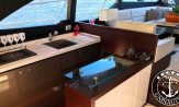 Lancha a venda Schaefer 560 barco seminovo do estaleiro Schaefer Yachts