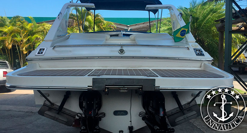Barco usado Scarab 38 fabricado pelo estaleiro Intermarine Lancha a venda com motor novos instalados em 2015 Mercruiser tdi 260 HP barcos usados e seminovos