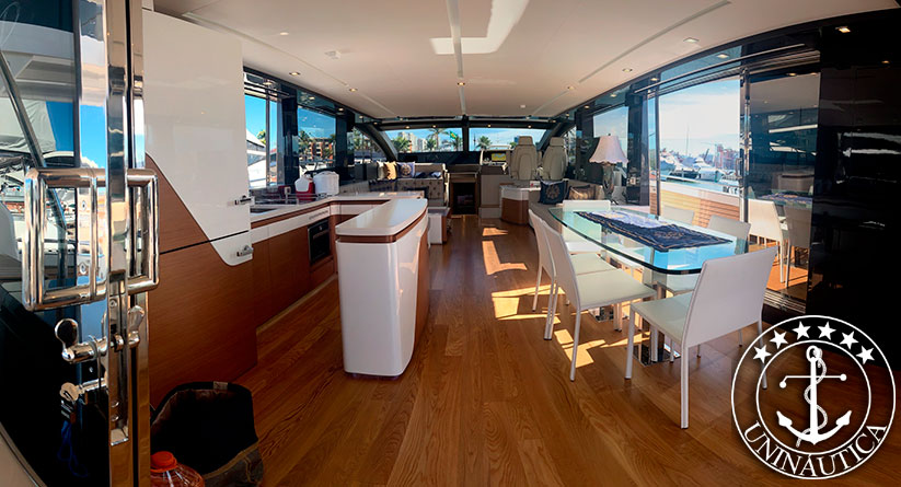Lancha a venda Schaefer 770 fabricada pelo estaleiro Schaefer Yachts no ano de 2021 com apenas 45h de uso, completa barco usado e seminovos