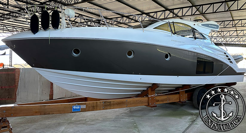 lancha a venda Phantom 400 fabricada pela Schaefer Yachts no ano de 2019